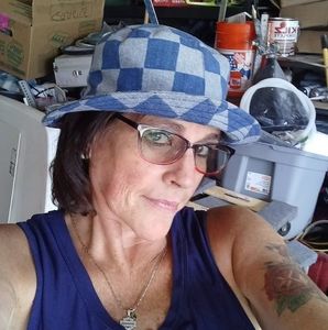 Meet your Posher, Valarie